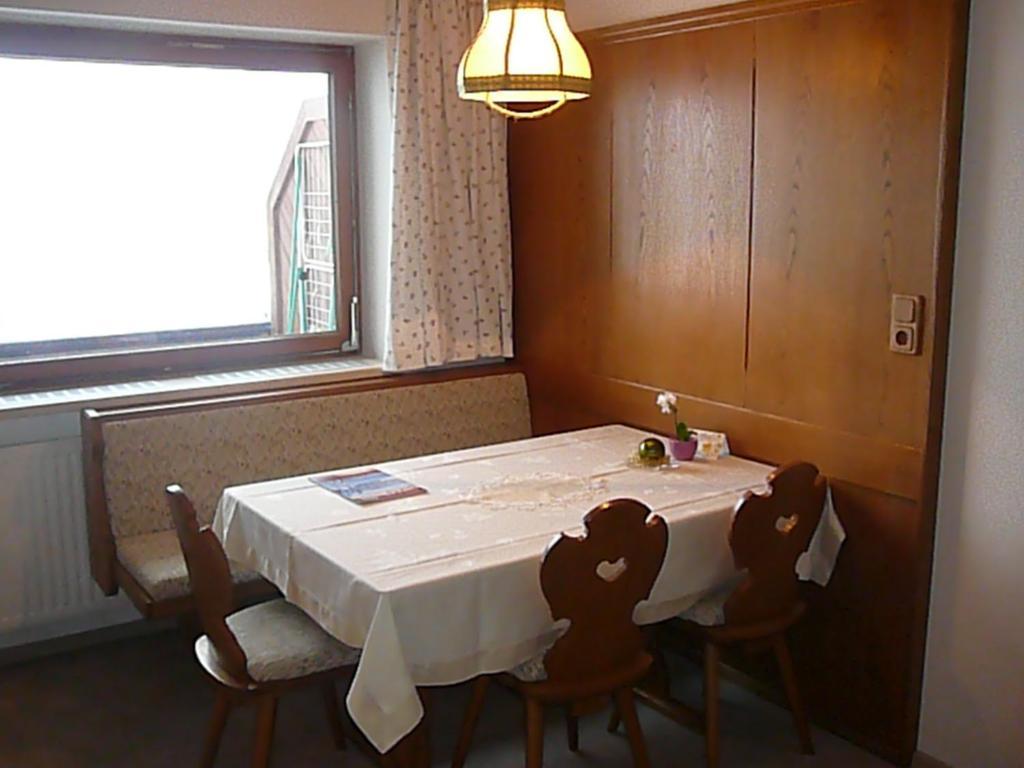 Ferienwohnungen Kathrein Reutte Ruang foto